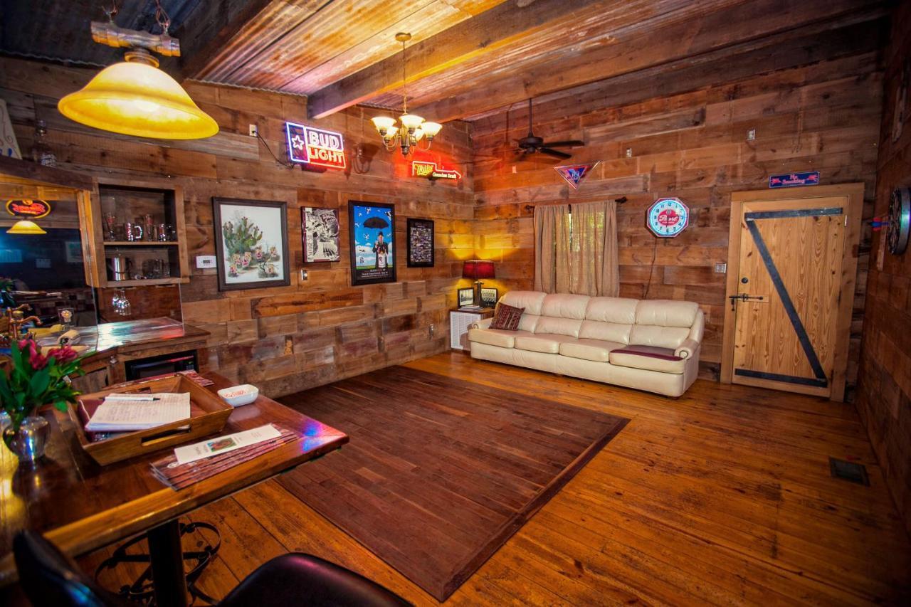 7F Lodge And Events คอลเลจสเตชัน ภายนอก รูปภาพ