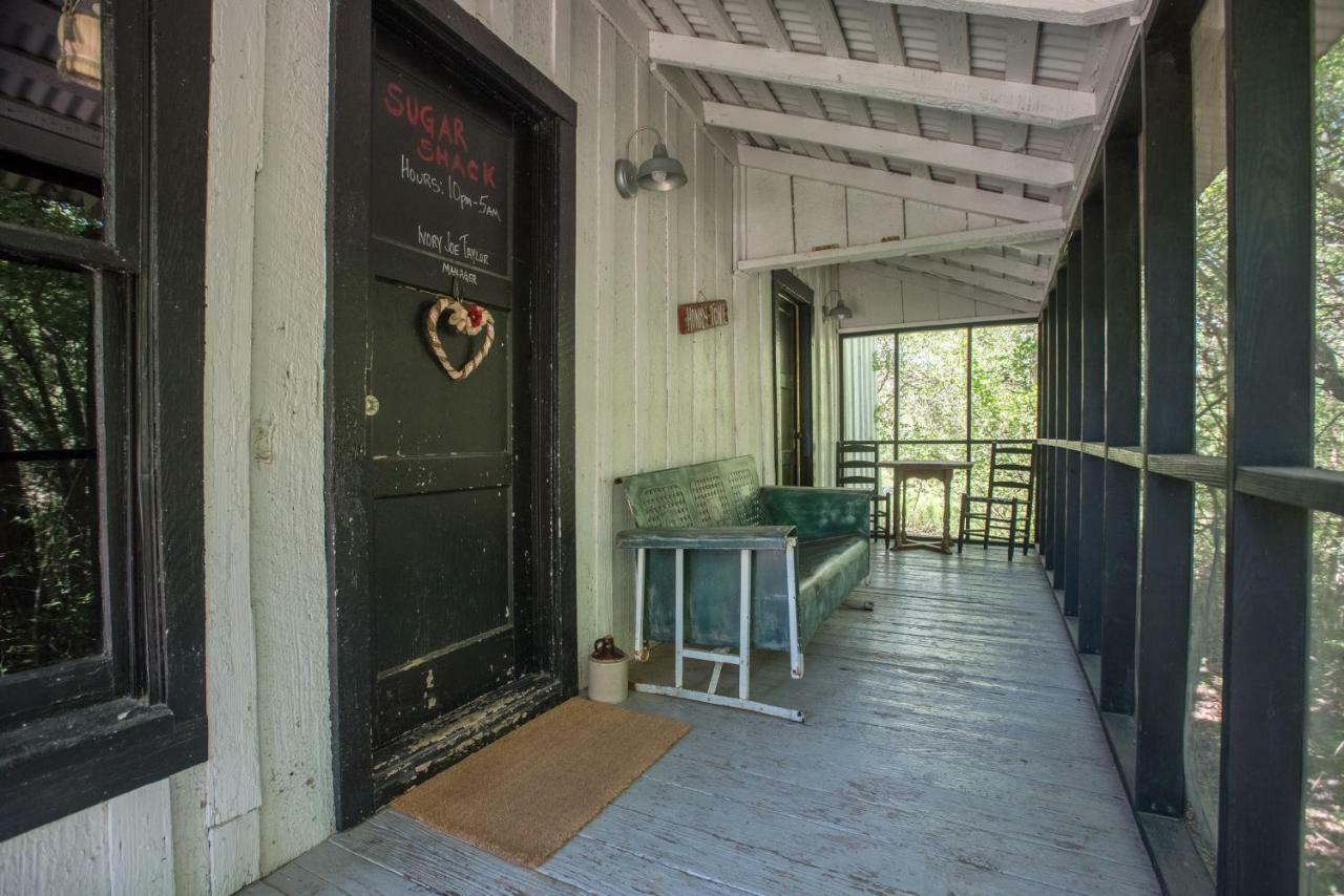 7F Lodge And Events คอลเลจสเตชัน ภายนอก รูปภาพ